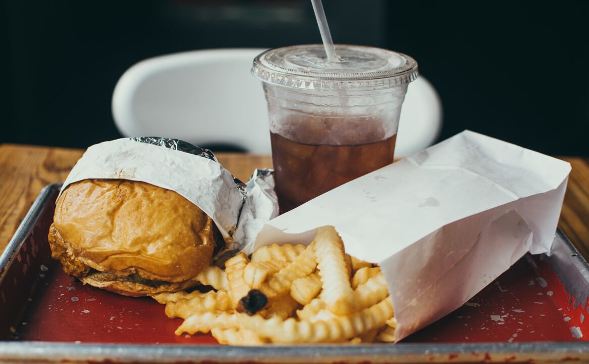 La malbouffe comme cause du diabète. 